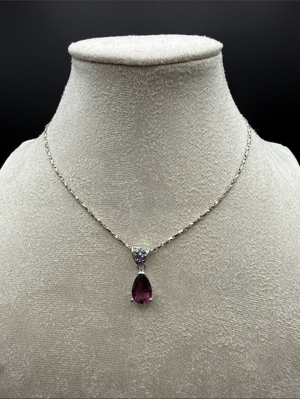 Vintage Avon NR Purple Teardrop Crystal Rhinestone Pendant Necklace